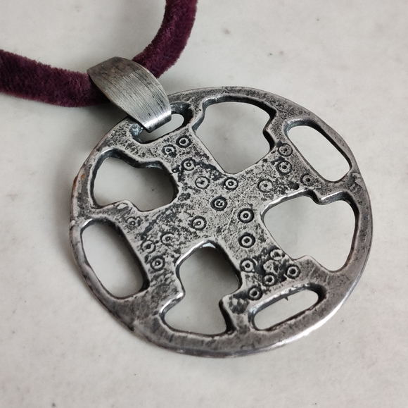 Metropolitan Museum of Art Maltese Cross Pin Pendant - Picture 3 of 15